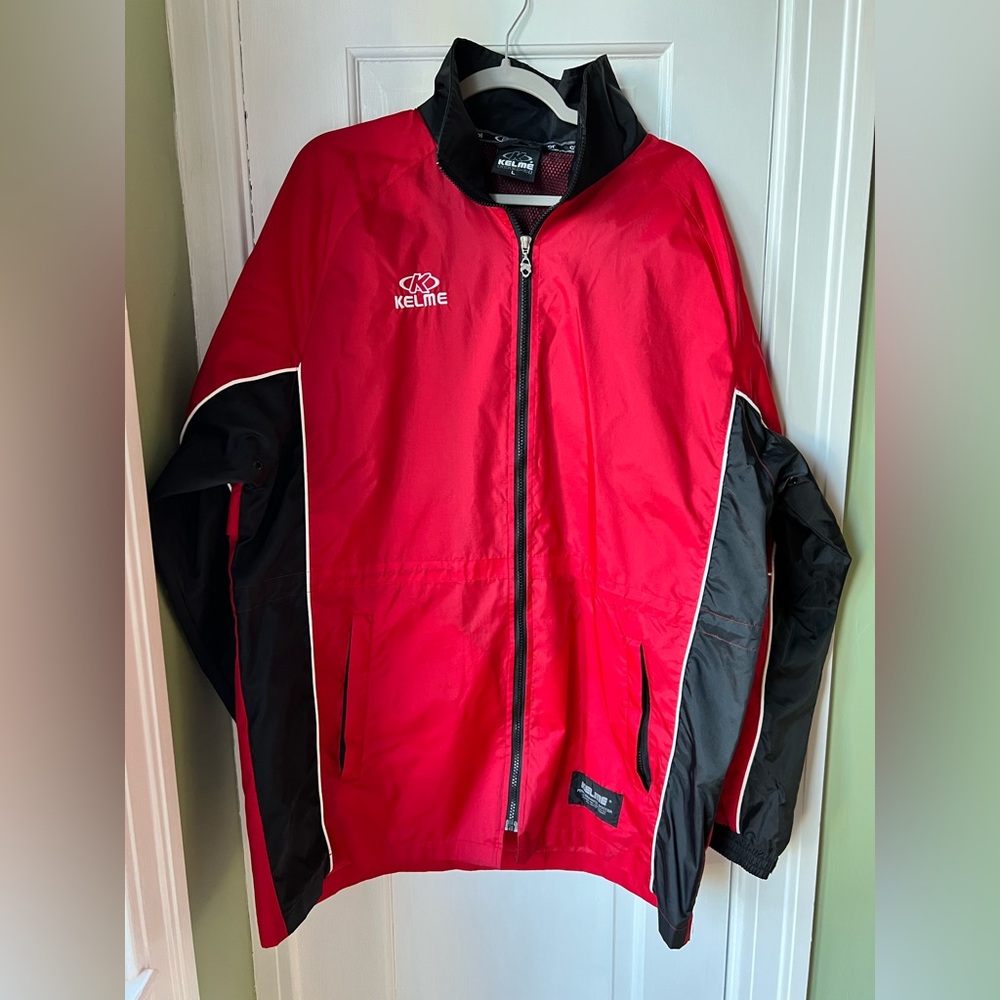 Kelme Red and Black Soccer Training Windbreaker Jacket Size Large Mens
